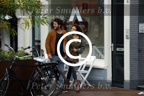 Amsterdam 6 november 2016
Katja Schuurman met haar vriend en aanstaande man Freek van  Noortwijk doen samen boodschappen