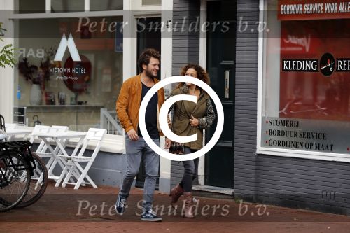 Amsterdam 6 november 2016
Katja Schuurman met haar vriend en aanstaande man Freek van  Noortwijk doen samen boodschappen