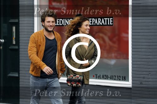 Amsterdam 6 november 2016
Katja Schuurman met haar vriend en aanstaande man Freek van  Noortwijk doen samen boodschappen