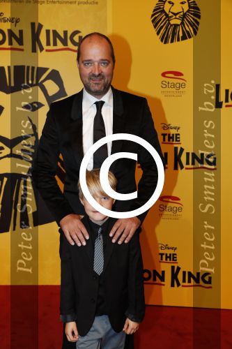 Scheveningen 30 oktober 2016
Premiere the lion king in het circustheater. Kees Boot met zoon