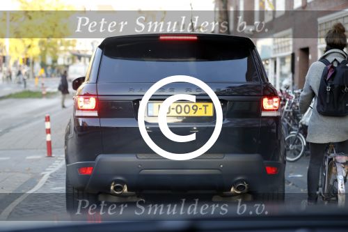 Amsterdam 31 oktober 2016
Lil Kleine in zijn nieuwe range rover sport.