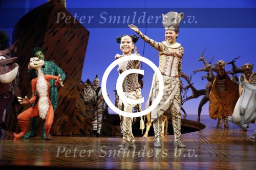 Scheveningen 30 oktober 2016
Premiere the lion king in het circustheater. slotaplaus met de cast.