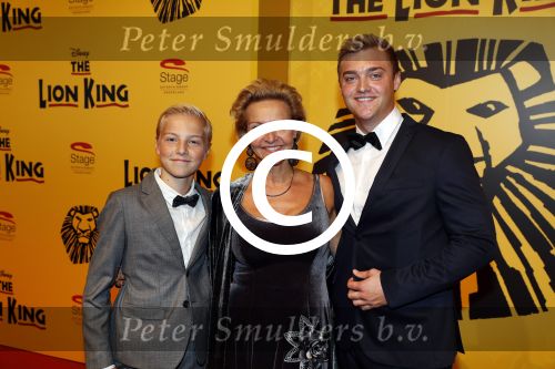 Scheveningen 30 oktober 2016
Premiere the lion king in het circustheater.
Mariska v Kolck met zoons
