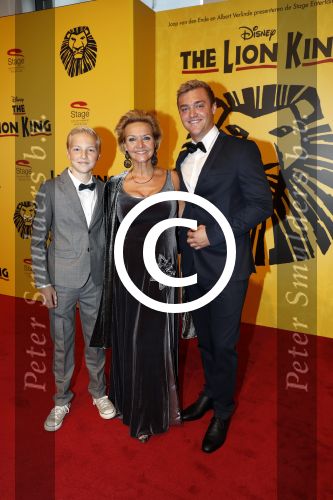 Scheveningen 30 oktober 2016
Premiere the lion king in het circustheater.
Mariska v Kolck met zoons