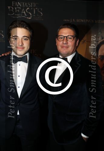 Amsterdam 15 november 2016
Premiere Fantastic beasts in Tuschinski. Martijn en Bickel Krabbe