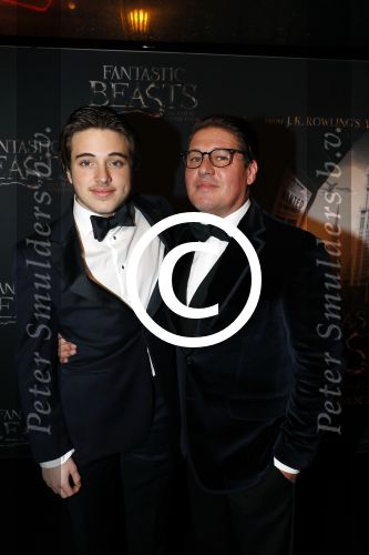Amsterdam 15 november 2016
Premiere Fantastic beasts in Tuschinski. Martijn en Bickel Krabbe