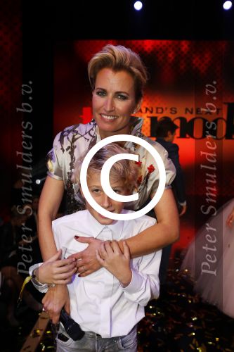 Amsterdam 25 oktober 2016
Finale Hollands Next topmodel gepresenteerd door Anouk Smulders met de finalisten Akke Marije Colette Emma en Noor. Juryleden Fred v Leer Anna Nooshin en Alek Bruessing. Max Smulders met Gina