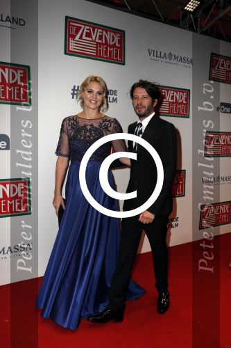 Amsterdam 14 november 2016
Premiere de zevende hemel in theater Carre Myrthe Mylius met haar vriend Sebastiaan