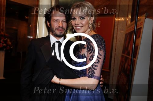 Amsterdam 14 november 2016
Premiere de zevende hemel in theater Carre Myrthe Mylius met haar vriend Sebastiaan