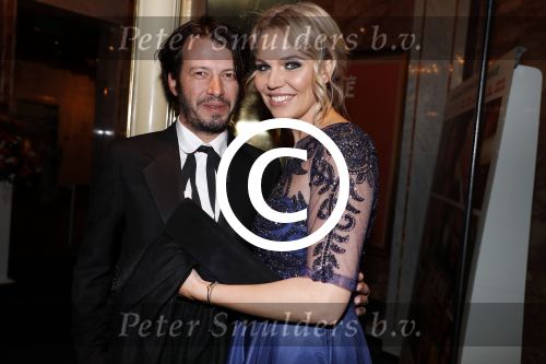 Amsterdam 14 november 2016
Premiere de zevende hemel in theater Carre Myrthe Mylius met haar vriend Sebastiaan