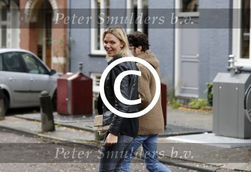 Amsterdam 18 oktober 2016
Myrthe Mylius met haar nieuwe vriend Sebastian Schneberger op terras in Amsterdam en onderweg naar Riviera Maison.