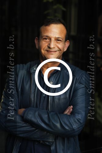 Amsterdam 3 november 2016
Presentatie cd Rene Froger in the harbour Club . Najib Amhali reikt de cd uit.