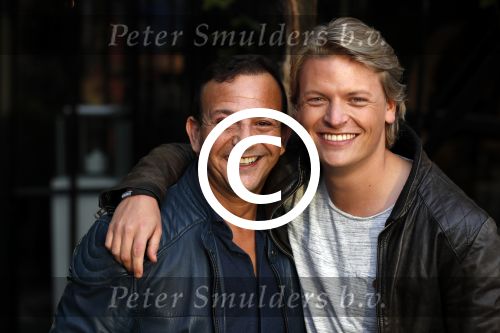 Amsterdam 3 november 2016
Presentatie cd Rene Froger in the harbour Club . Najib Amhali reikt de cd uit. Thomas Berge