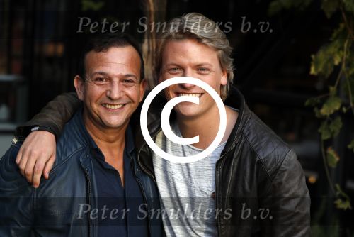 Amsterdam 3 november 2016
Presentatie cd Rene Froger in the harbour Club . Najib Amhali reikt de cd uit. Thomas Berge