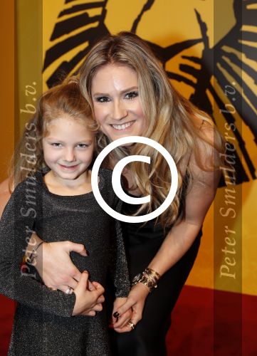 Scheveningen 30 oktober 2016
Premiere the lion king in het circustheater. Nikkie Plessen met dochter