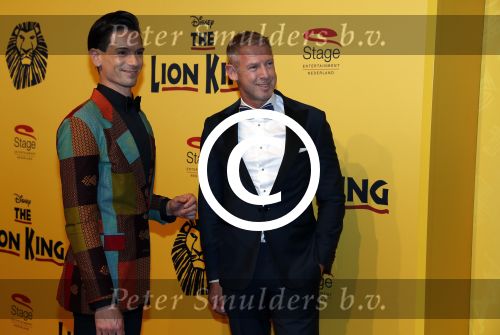 Scheveningen 30 oktober 2016
Premiere the lion king in het circustheater.
Onno Hoes met een kennis