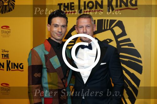 Scheveningen 30 oktober 2016
Premiere the lion king in het circustheater.
Onno Hoes met een kennis