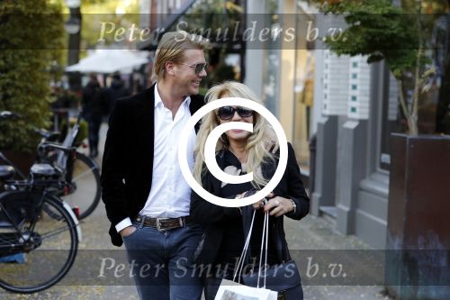 Amsterdam 31 oktober 2016
Patricia Paay met haar vriend Robert Hinfelaar in Amsterdam zuid