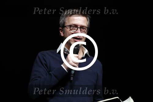 Schiedam 26 oktober 2016
Presentatie cast Ciske de Rat met oa Danny de Munk Bas Keijzer Ad Knippels Brigiite Nijman Ellen evers Sophie Veldhuizen en Boris v d Ham in schouwburg Schiedam. Albert Verlinde is er names stage entertainment. Paul eenens