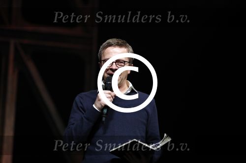 Schiedam 26 oktober 2016
Presentatie cast Ciske de Rat met oa Danny de Munk Bas Keijzer Ad Knippels Brigiite Nijman Ellen evers Sophie Veldhuizen en Boris v d Ham in schouwburg Schiedam. Albert Verlinde is er names stage entertainment. Paul eenens
