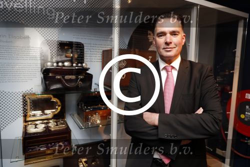 Amsterdam 7 oktober 2016
Paul schulten opent  exposties van tassen Royals. van oa Prinses Juliana koningin Maxima Koningin Elisabeth en Prinses Gracia Monaco.