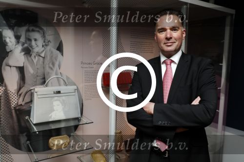 Amsterdam 7 oktober 2016
Paul schulten opent  exposties van tassen Royals. van oa Prinses Juliana koningin Maxima Koningin Elisabeth en Prinses Gracia Monaco.