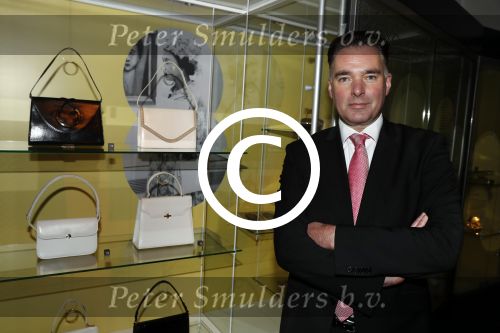 Amsterdam 7 oktober 2016
Paul schulten opent  exposties van tassen Royals. van oa Prinses Juliana koningin Maxima Koningin Elisabeth en Prinses Gracia Monaco.
