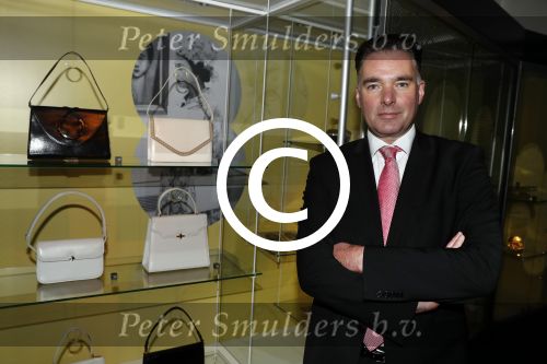 Amsterdam 7 oktober 2016
Paul schulten opent  exposties van tassen Royals. van oa Prinses Juliana koningin Maxima Koningin Elisabeth en Prinses Gracia Monaco.