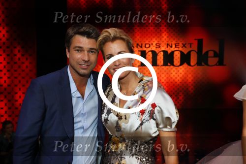 Amsterdam 25 oktober 2016
Finale Hollands Next topmodel gepresenteerd door Anouk Smulders met de finalisten Akke Marije Colette Emma en Noor. Juryleden Fred v Leer Anna Nooshin en Alek Bruessing. Rick Brandsteder