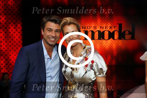 Amsterdam 25 oktober 2016
Finale Hollands Next topmodel gepresenteerd door Anouk Smulders met de finalisten Akke Marije Colette Emma en Noor. Juryleden Fred v Leer Anna Nooshin en Alek Bruessing. Rick Brandsteder
