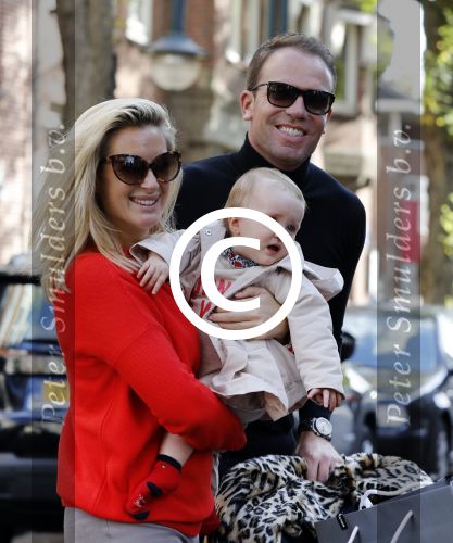Amsterdam 29 oktober 2016 
Robert doornbos Chantal Bles en hun dochter Jada op de cornelis schuytstraat