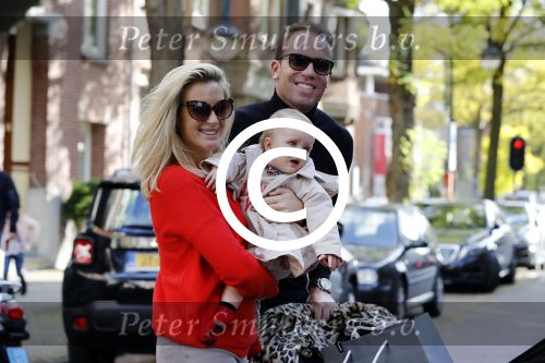 Amsterdam 29 oktober 2016 
Robert doornbos Chantal Bles en hun dochter Jada op de cornelis schuytstraat