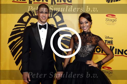 Scheveningen 30 oktober 2016
Premiere the lion king in het circustheater. Romy Monteiro met haar nieuwe vriend