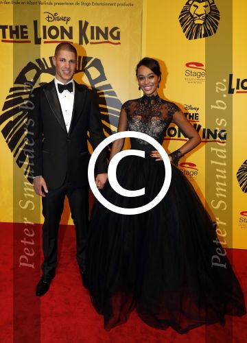 Scheveningen 30 oktober 2016
Premiere the lion king in het circustheater. Romy Monteiro met haar nieuwe vriend