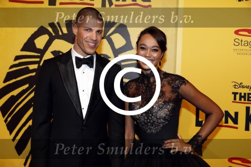 Scheveningen 30 oktober 2016
Premiere the lion king in het circustheater. Romy Monteiro met haar nieuwe vriend