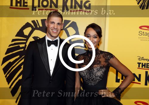 Scheveningen 30 oktober 2016
Premiere the lion king in het circustheater. Romy Monteiro met haar nieuwe vriend