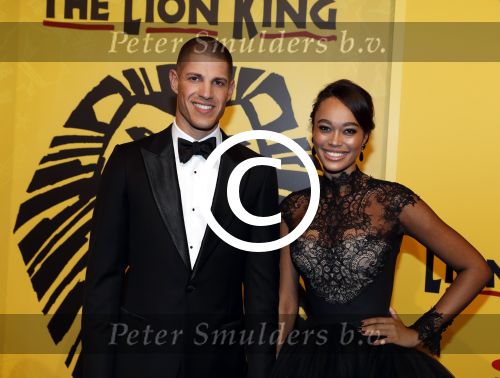 Scheveningen 30 oktober 2016
Premiere the lion king in het circustheater. Romy Monteiro met haar nieuwe vriend