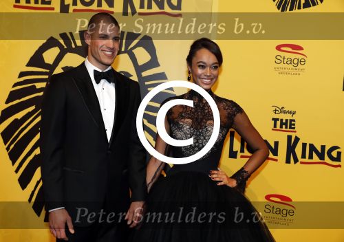 Scheveningen 30 oktober 2016
Premiere the lion king in het circustheater. Romy Monteiro met haar nieuwe vriend