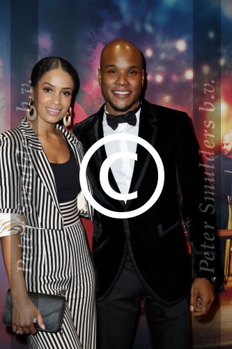 Amsterdam 24 oktober 2016
Premiere Hartenstrijd in Tuschinski. Sharon Doorson en partner Brunno Moneiro Tavares
