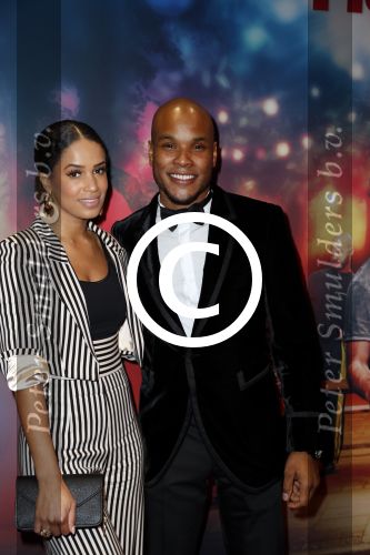 Amsterdam 24 oktober 2016
Premiere Hartenstrijd in Tuschinski. Sharon Doorson en partner Brunno Moneiro Tavares