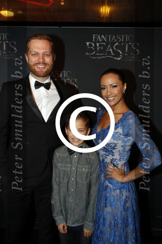 Amsterdam 15 november 2016
Premiere Fantastic beasts in Tuschinski. Sonja Silva met zoon en man Pyke Pos