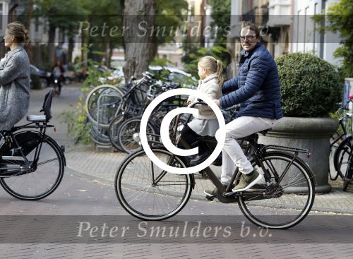 Amsterdam 14 oktober 2016
Tim Immers met dochter en vriendin in amsterdam zuid