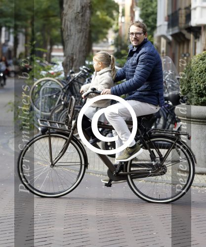 Amsterdam 14 oktober 2016
Tim Immers met dochter en vriendin in amsterdam zuid