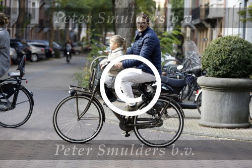 Amsterdam 14 oktober 2016
Tim Immers met dochter en vriendin in amsterdam zuid