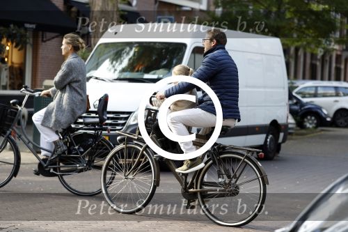 Amsterdam 14 oktober 2016
Tim Immers met dochter en vriendin in amsterdam zuid