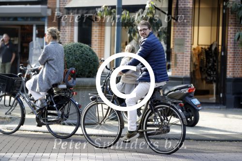 Amsterdam 14 oktober 2016
Tim Immers met dochter en vriendin in amsterdam zuid