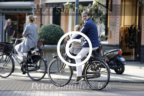 Amsterdam 14 oktober 2016
Tim Immers met dochter en vriendin in amsterdam zuid