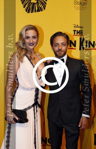 Scheveningen 30 oktober 2016
Premiere the lion king in het circustheater. Tommie Christiaan met vriendin Michelle Splietelhof