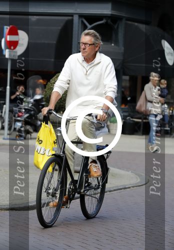 Amsterdam 1 oktober 2016
Ursul de Geer op de fiets op de cornelis schuytstraat