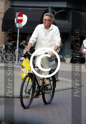 Amsterdam 1 oktober 2016
Ursul de Geer op de fiets op de cornelis schuytstraat